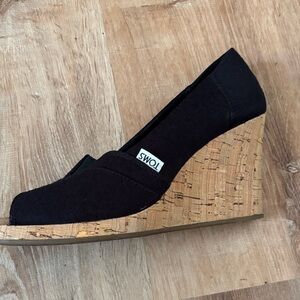 Toms Black and Tan Wedge Shoes